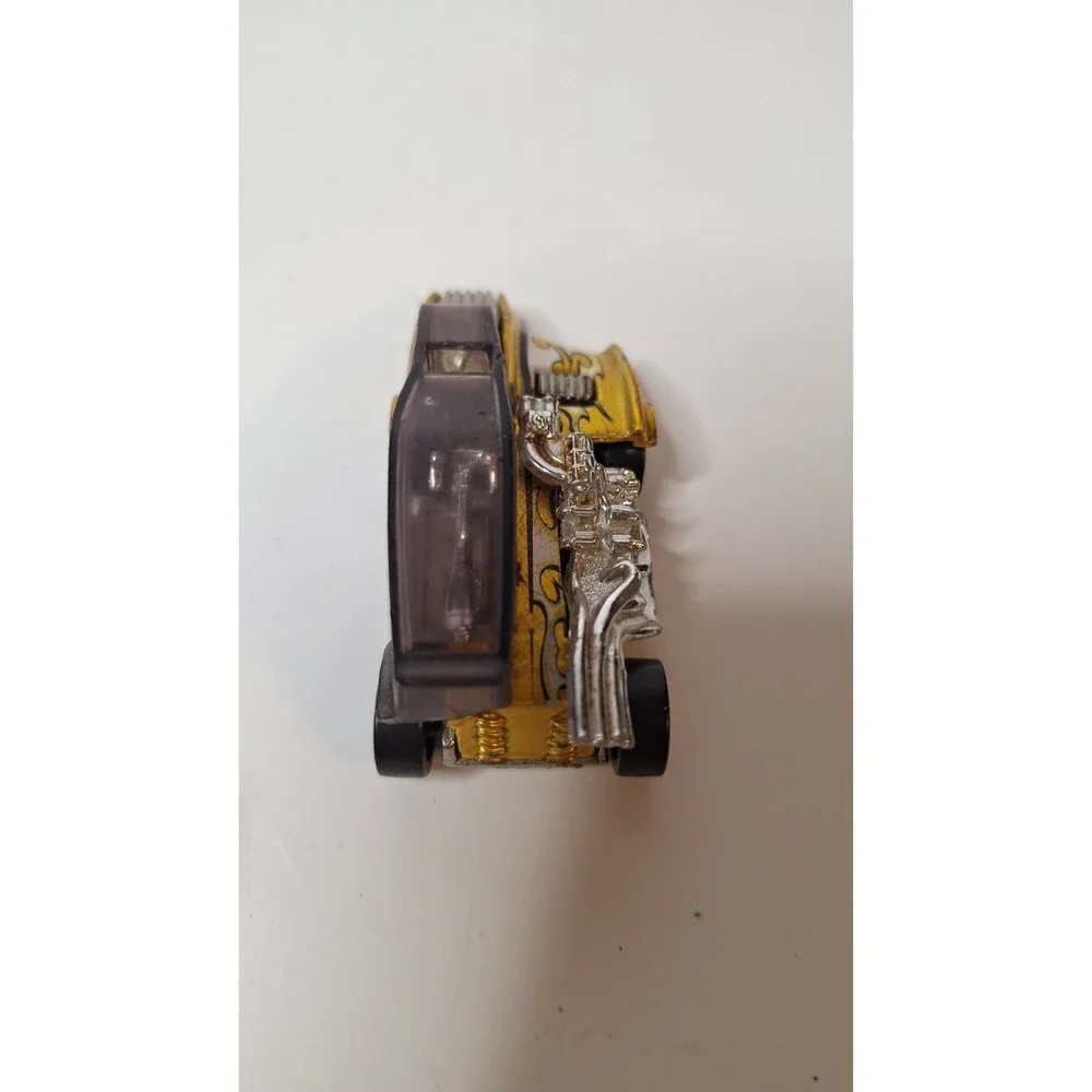 Die-Cast MetalToy Car Hot Wheels Motor Psycho (Popcycle), Gold and Brown variant